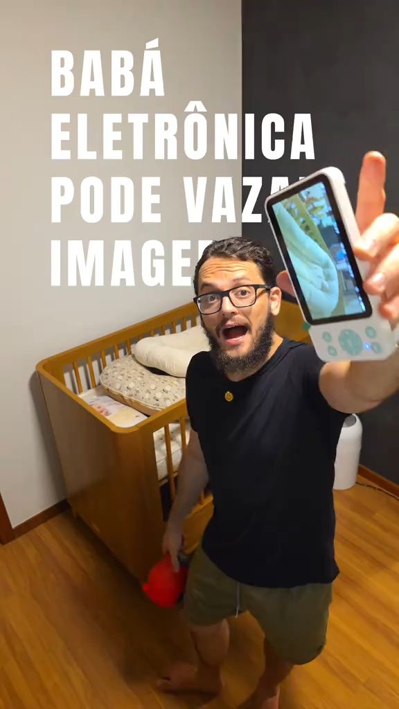Cassyano testando uma babá eletrônica